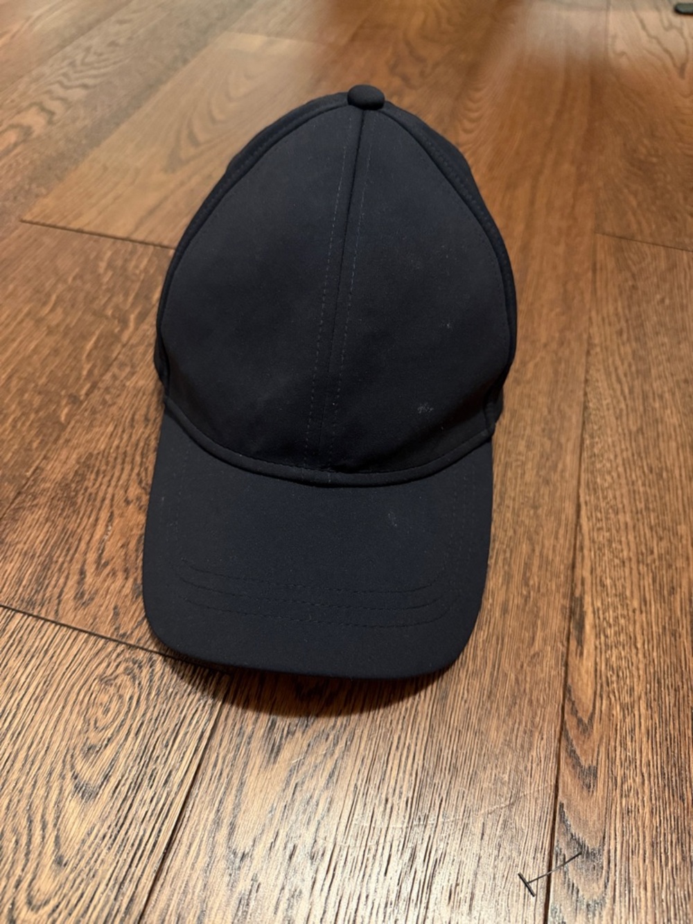 Lululemon black adjustable cap